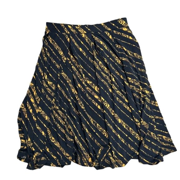 (6 for $25)LulaRoe Madison Pleated Pocket Skirt size small NWT - Picture 4 of 5